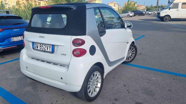 SMART ForTwo 1000 52 kW MHD cabrio passion Immagine 3