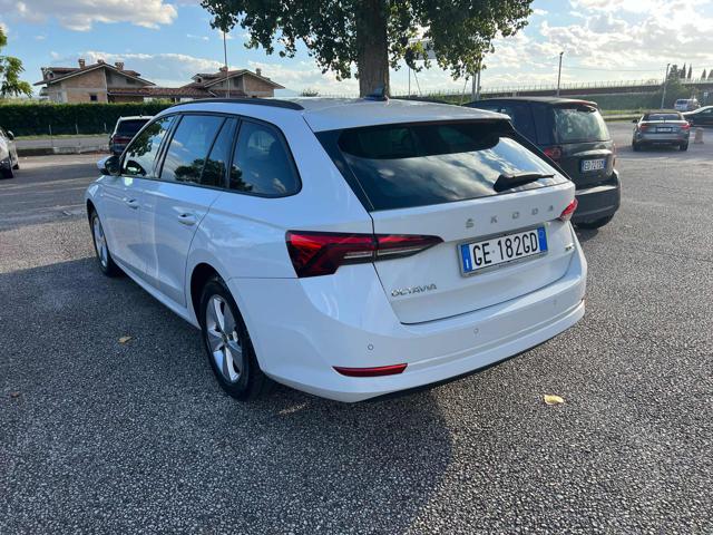 SKODA Octavia 1.5 G-TEC DSG Wagon Executive Immagine 4