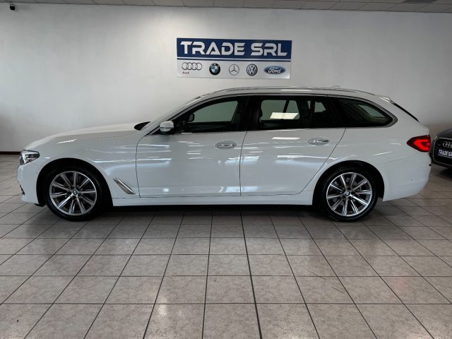 BMW 520 520d Touring Sport EURO 6 Immagine 0