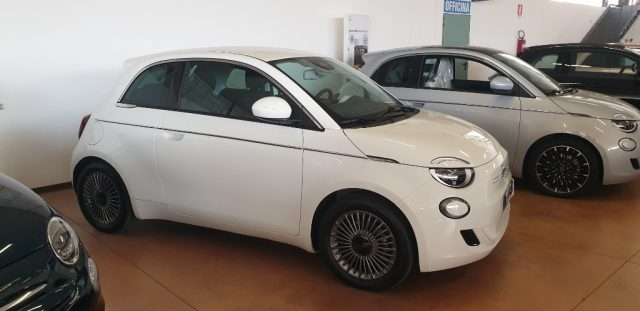 FIAT 500 Berlina 42 kWh Immagine 1