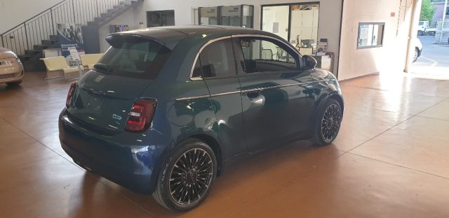 FIAT 500 La Prima 3+1 23,65 kWh Immagine 3