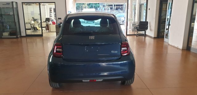 FIAT 500 La Prima 3+1 23,65 kWh Immagine 4