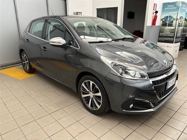 PEUGEOT 208 5 Porte 1.6 BlueHDi 75cv Allure Immagine 2