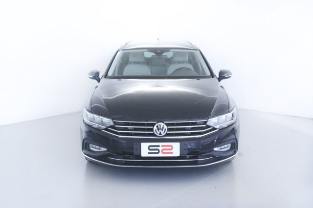 VOLKSWAGEN Passat Variant 2.0 TDI SCR EVO DSG Executive Immagine 3