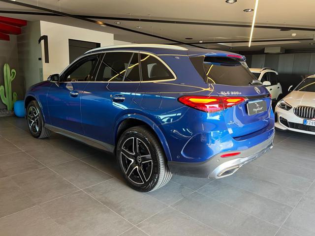 MERCEDES-BENZ GLC 300 e 4Matic Plug-in Hybrid AMG Premium Plus Immagine 2