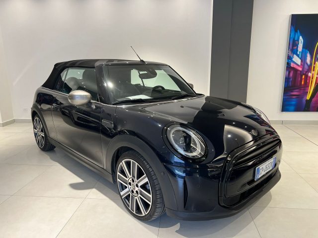 MINI Mini Mini 1.5 Cooper Yours Cabrio Immagine 0