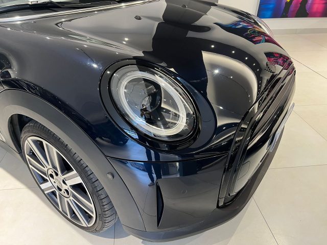 MINI Mini Mini 1.5 Cooper Yours Cabrio Immagine 2