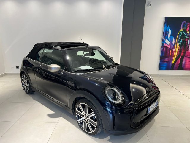 MINI Mini Mini 1.5 Cooper Yours Cabrio Immagine 4