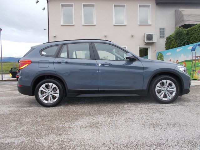 BMW X1 xDrive25e Business Advantage Immagine 4