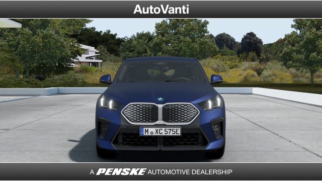 BMW iX2 eDrive 20 MSport Immagine 4