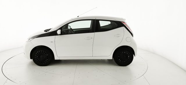 TOYOTA Aygo 1.0 VVT-i 69 CV 5p x-cool TSS - OK NEOPATENTATO Immagine 4