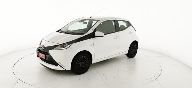 TOYOTA Aygo 1.0 VVT-i 69 CV 5p x-cool TSS - OK NEOPATENTATO Immagine 2