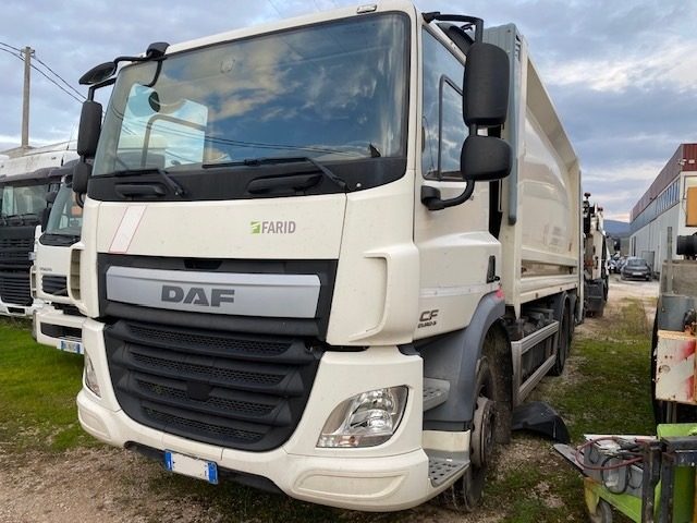 DAF CF 75.310 COMPATTATORE A CARICO POST. ANNO 2016 Immagine 0