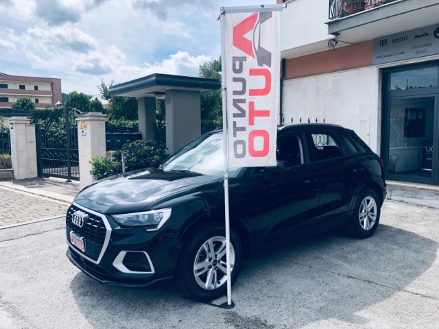 AUDI Q3 35 TDI S tronic Business Immagine 2