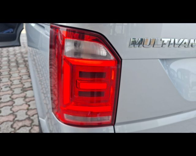 VOLKSWAGEN MULTIVAN 2.0 TDI 150CV DSG HIGHLINE - foto 9