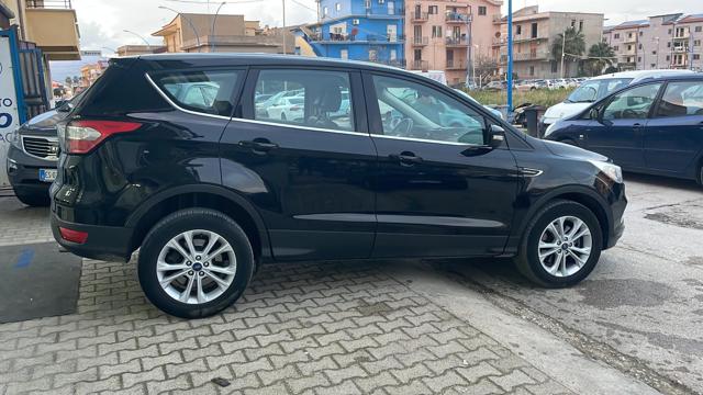 FORD Kuga 2.0 TDCI 150 CV S&S  Powershift Titanium Immagine 4