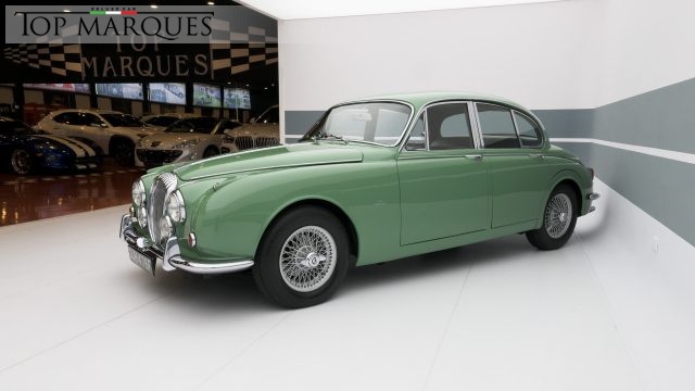 daimler sovereign 250 v8