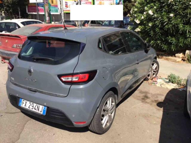 RENAULT Clio dCi 8V 75 CV 5 porte Moschino Zen Immagine 1