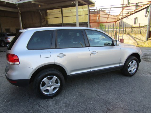 VOLKSWAGEN Touareg 2.5 R5 TDi Tiptronic 4x4 * 75.000 KM REALI * Immagine 4