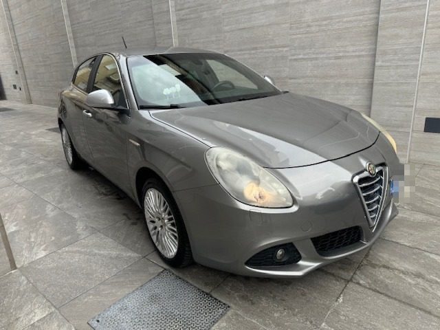 ALFA ROMEO Giulietta 1.4 Turbo MultiAir TCT LEGGERMENTE GRANDINATA Immagine 2