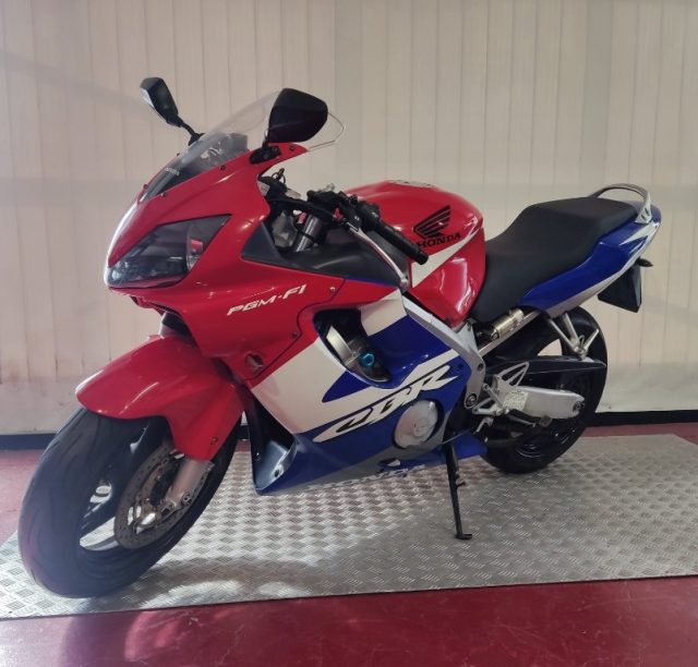 HONDA CBR 600 F 2001 Immagine 1