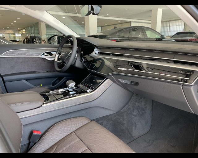 AUDI A8 50 TDI QUATTRO TIPTRONIC Immagine 3