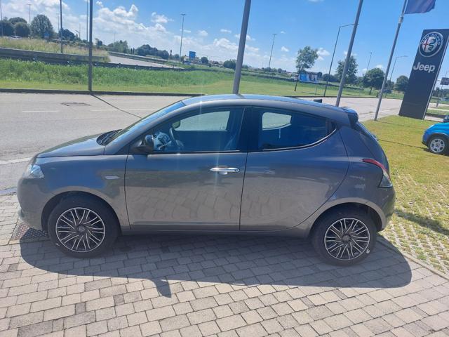 LANCIA Ypsilon 1.0 FireFly 5 porte S&S Hybrid Oro Immagine 1