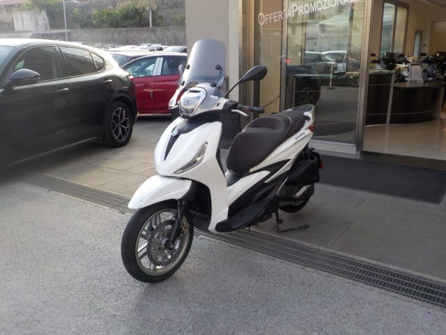 PIAGGIO Beverly 300 i.e. ANNO 2021 Immagine 1