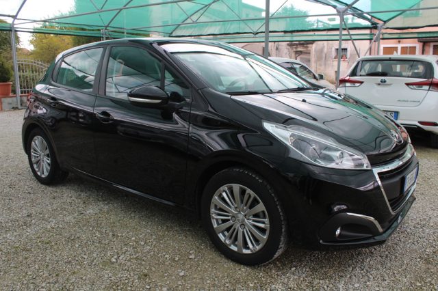 PEUGEOT 208 PureTech 82 5 porte Allure Immagine 2