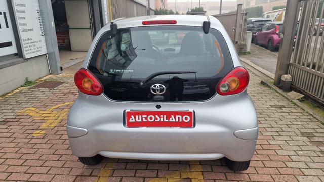 TOYOTA Aygo 1.0 12V VVT-i 5 porte Immagine 3