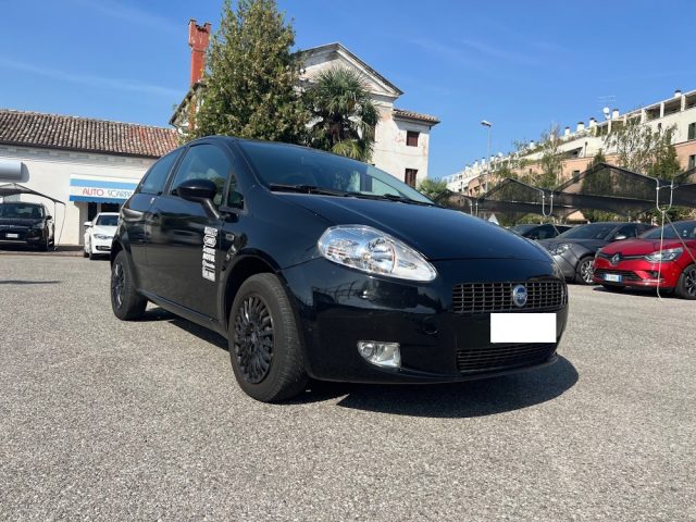 FIAT Grande Punto 1.2 3 porte Dynamic OK NEOPATENTATI Immagine 0