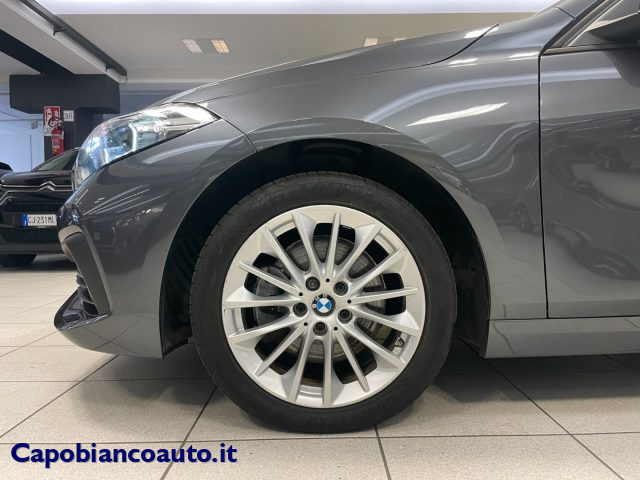 BMW 118 i 5p. Advantage+17"+LED+NAVI+Carplay/Android Immagine 4