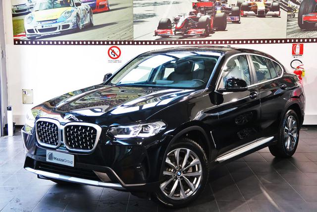 BMW X4 Nero pastello