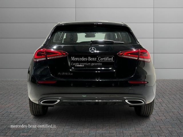 MERCEDES-BENZ A 250 e Auto EQ-Power Sport Navi Immagine 3