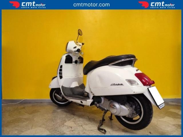 VESPA GTS 300 Garantito e Finanziabile Immagine 2