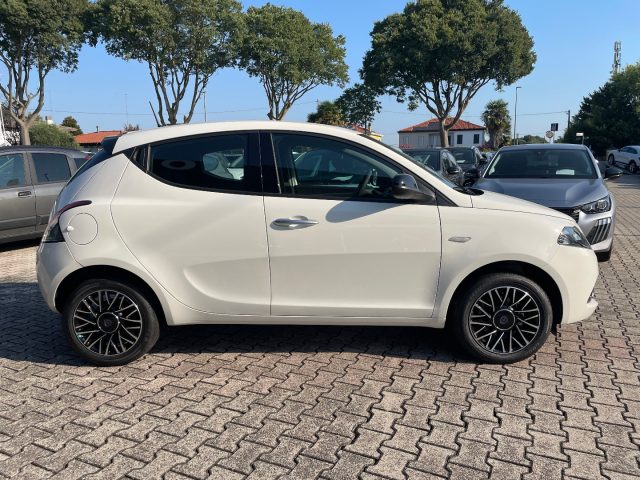 LANCIA Ypsilon 1.0 FireFly 5 porte Hybrid Platino #Pack.Comfort Immagine 3