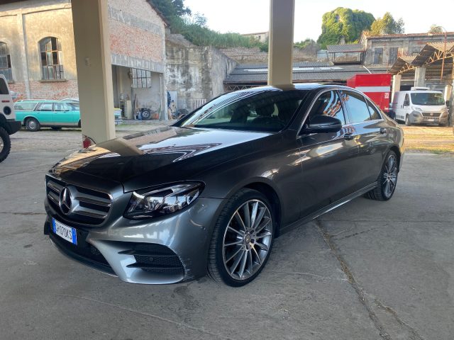 MERCEDES-BENZ E 220 d Auto Premium AMG Immagine 0