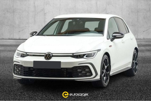 VOLKSWAGEN Golf Benzina 2022 usata