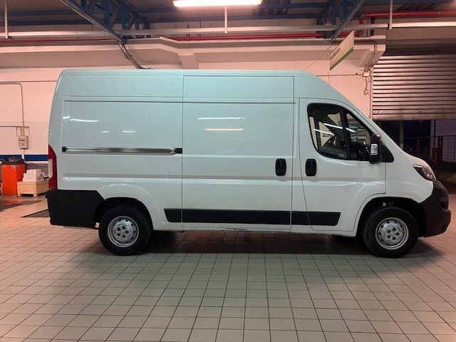 PEUGEOT Boxer 330 2.2 BlueHDi 140 S&S PM-TM Furgone Immagine 3