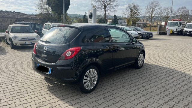 OPEL Corsa 1.2 3 porte Elective Immagine 2