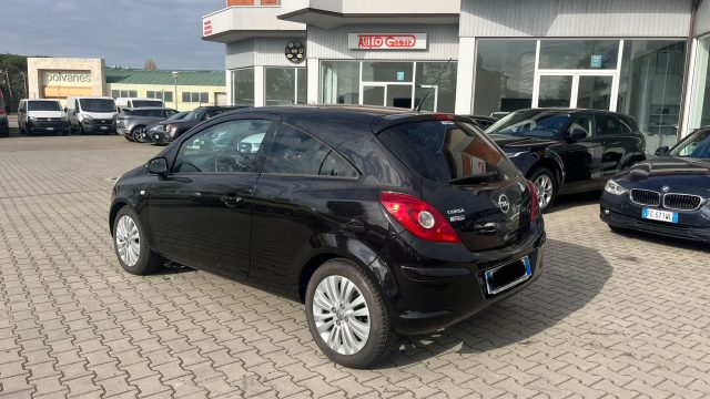 OPEL Corsa 1.2 3 porte Elective Immagine 3