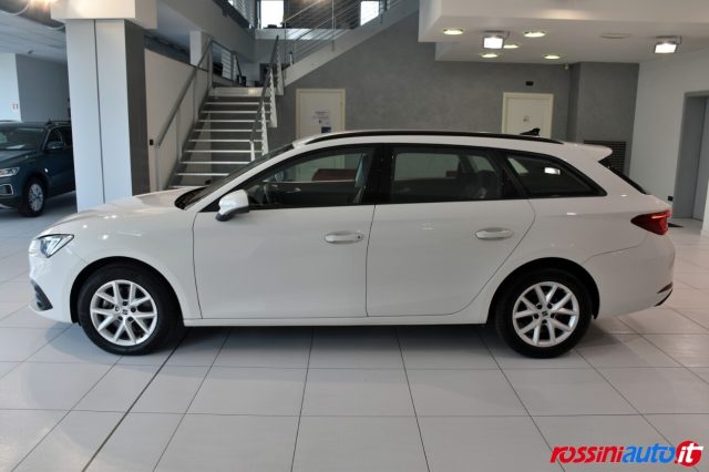 SEAT Leon SPORTSTOURER 2.0 TDI 150 CV DSG BUSINESS + REARVIE Immagine 1