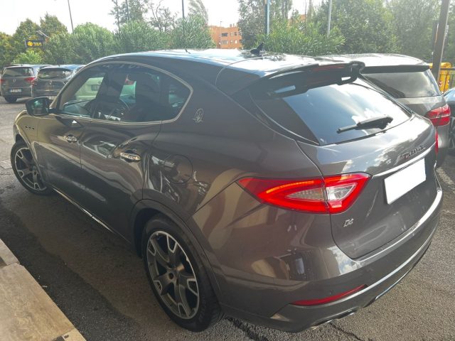 MASERATI Levante V6 Diesel 275 CV AWD Gransport Immagine 2