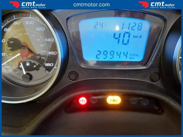 PIAGGIO MP3 350 Garantito e Finanziabile Immagine 4