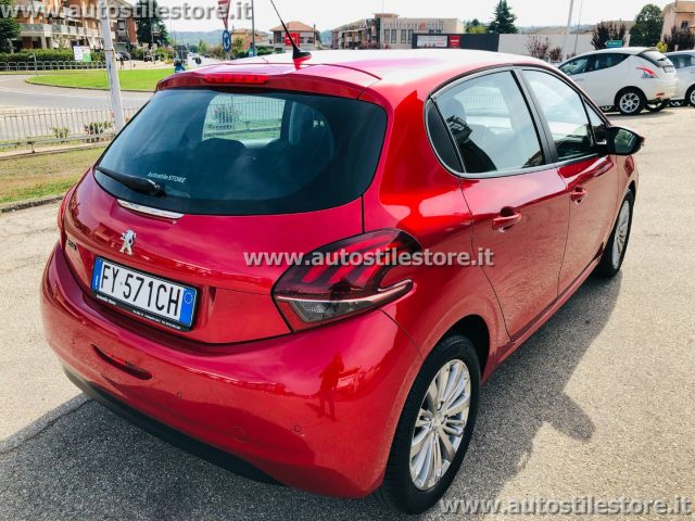 PEUGEOT 208 PureTech 82 Stop&Start 5 porte Allure Immagine 3