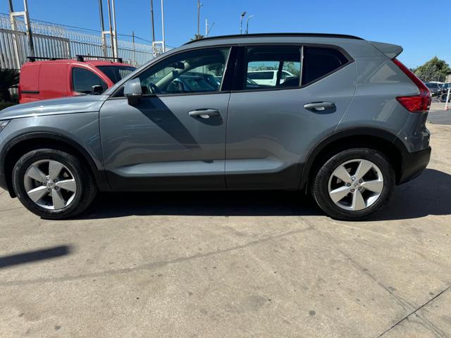 VOLVO XC40 T3 Business Immagine 2