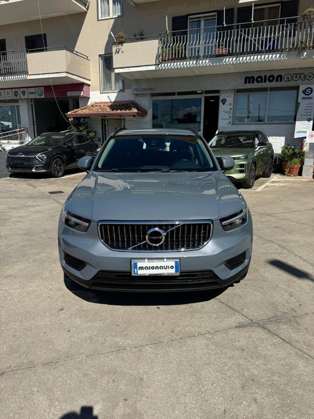 VOLVO XC40 T3 Business Immagine 0