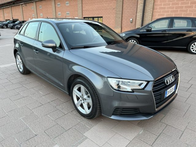 AUDI A3 SPB 30 g-tron S tronic Business Immagine 1