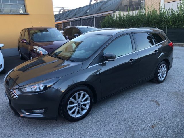 FORD Focus 1.5 TDCi 120 CV Start&Stop SW Titanium Immagine 3