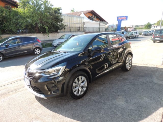 RENAULT Captur Blue dCi 115 CV EDC Business Immagine 0